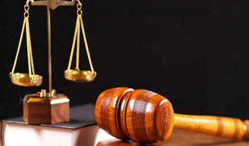 A Mapo Customary Court in Ibadan on Wednesday dissolved a 33-year marriage between one Taiwo Dosumu and his wife, Omolara, due to threat to life.